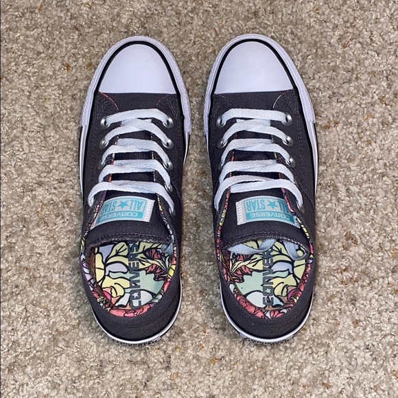 SOLD Converse - Picture 3 of 6